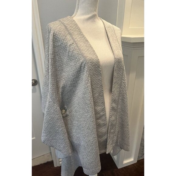 Cabi ATC Reversible Cape Poncho Jacket M L 5846 Gray Polka Dot White Stripe - Picture 1 of 9
